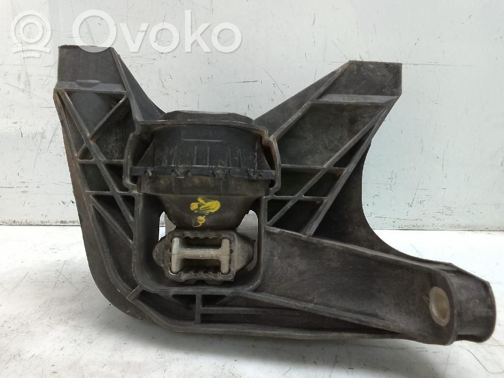 Peugeot 308 Engine mount bracket 