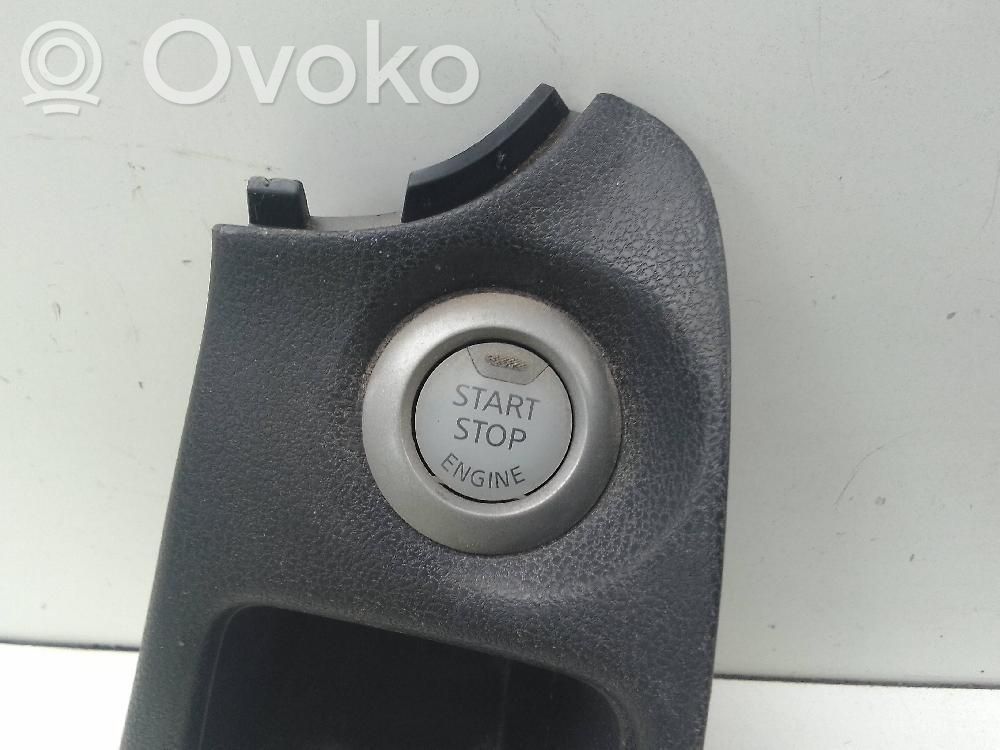 Przycisk zapłonu Start / Stop   684143VV0A02C