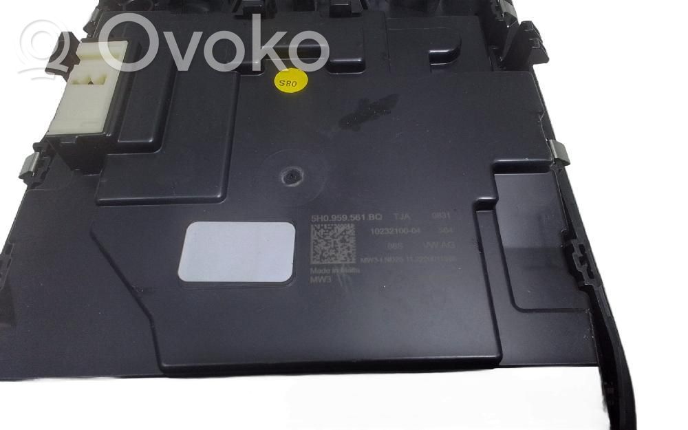 Volkswagen Golf VIII Illuminazione sedili anteriori 