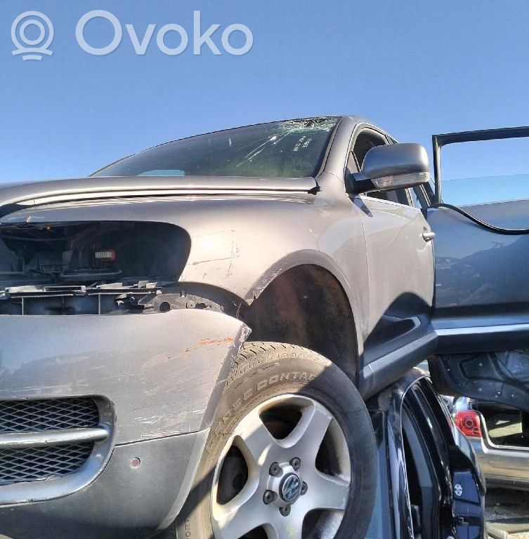 Volkswagen Touareg I Basculă inferioară față 