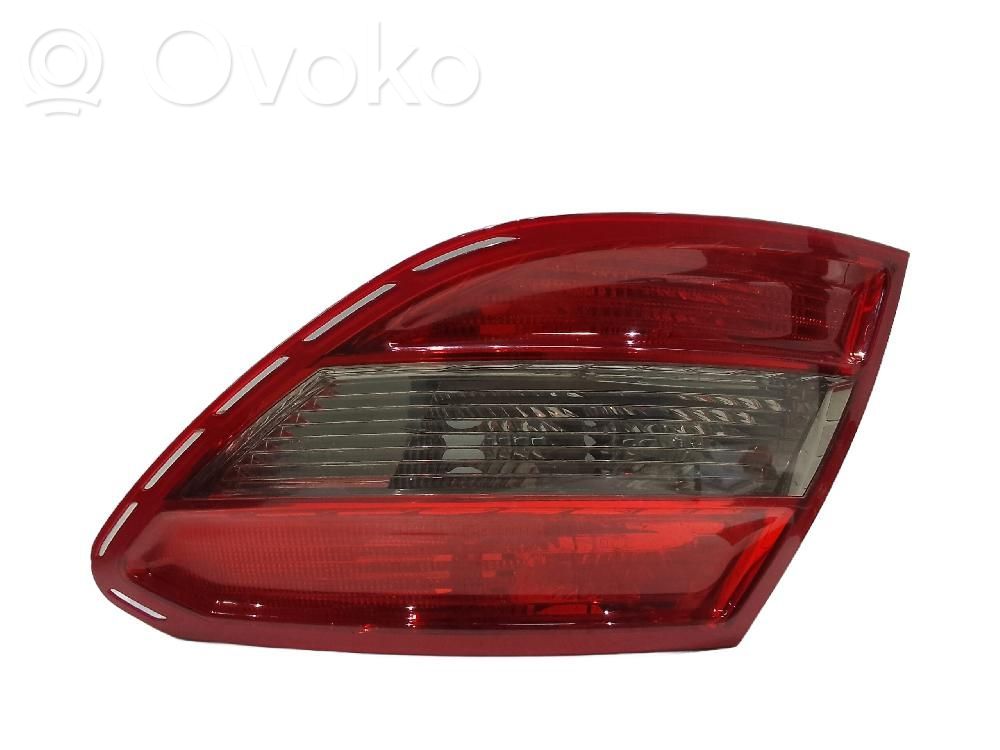 Mercedes-Benz C W204 Lampa tylna 