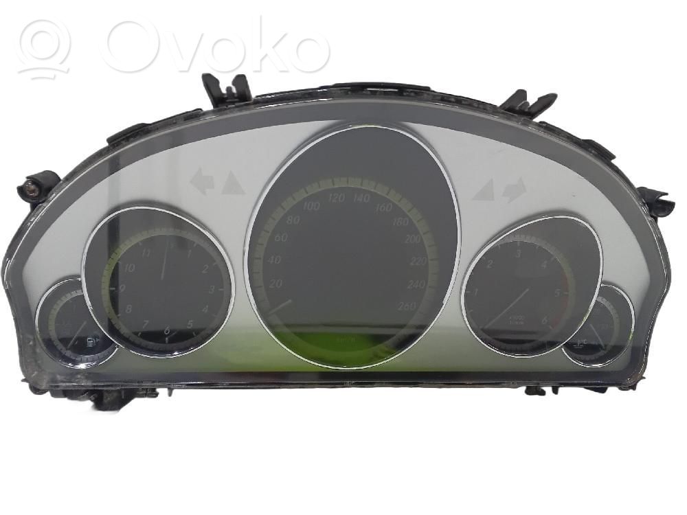 Mercedes-Benz E A207 Tachimetro (quadro strumenti)