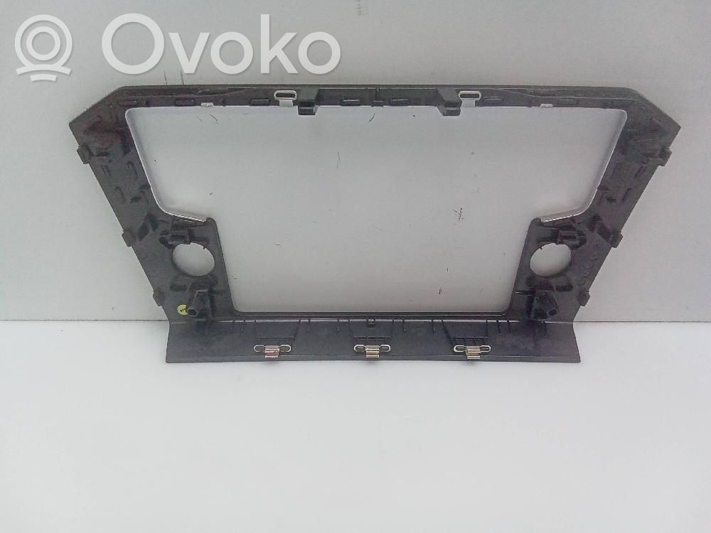 Volkswagen Golf VIII Ozdoba tunelu środkowego 
