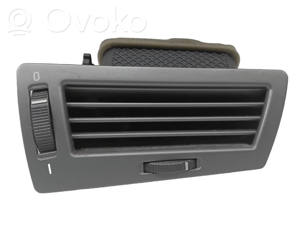 BMW 7 F01 F02 F03 F04 Centrinės oro grotelės 