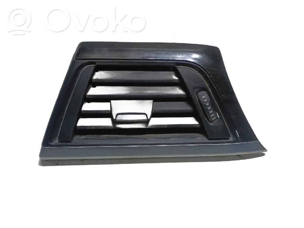 BMW 4 F32 F33 Dysze / Kratki środkowego nawiewu deski rozdzielczej 