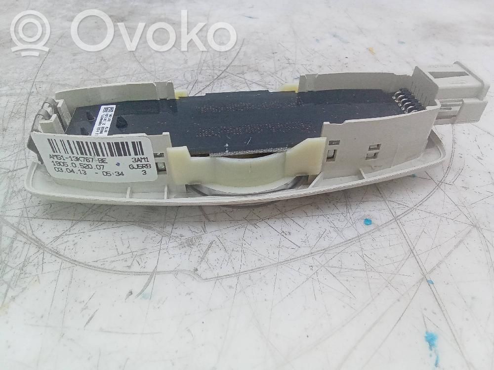 Ford C-MAX II Etuistuimen valo