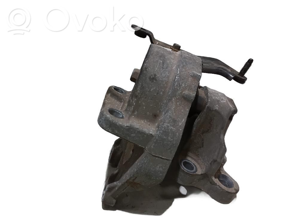Ford Explorer Engine mount bracket 