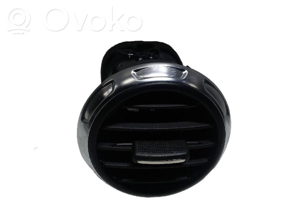 Grilă ventilație centrală   8P0820901