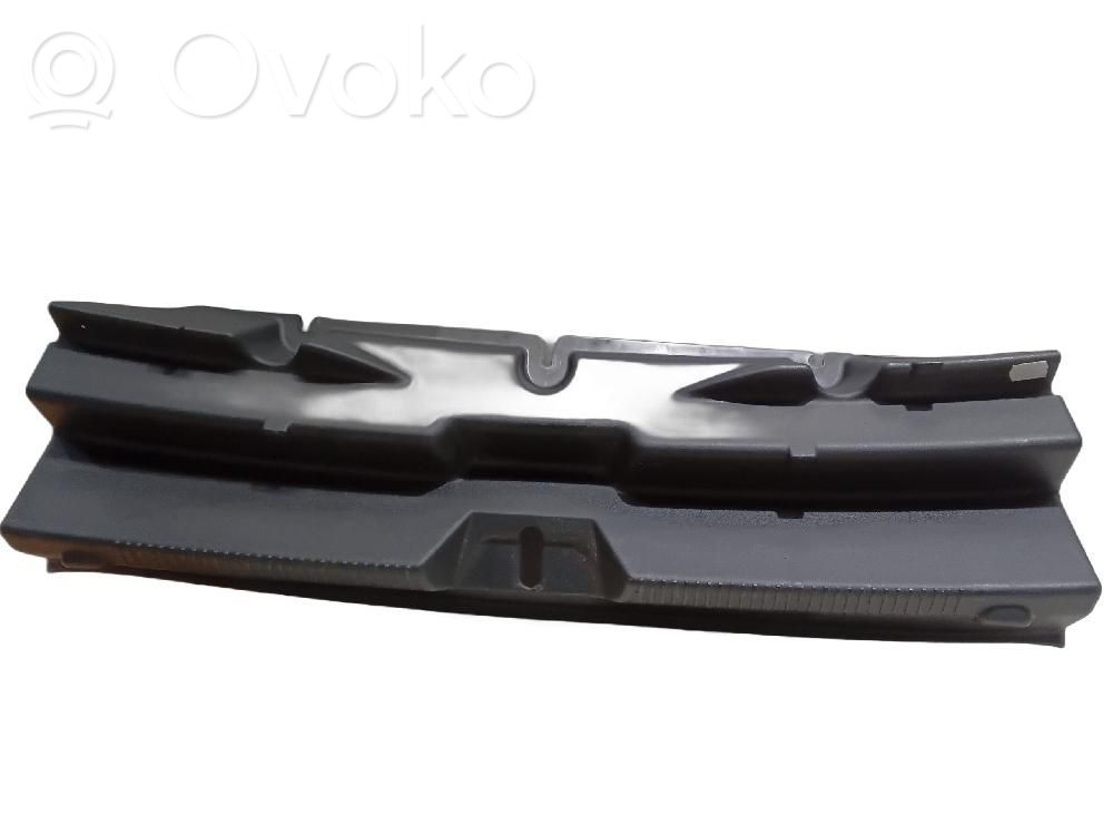 Jaguar XE Rivestimento portellone