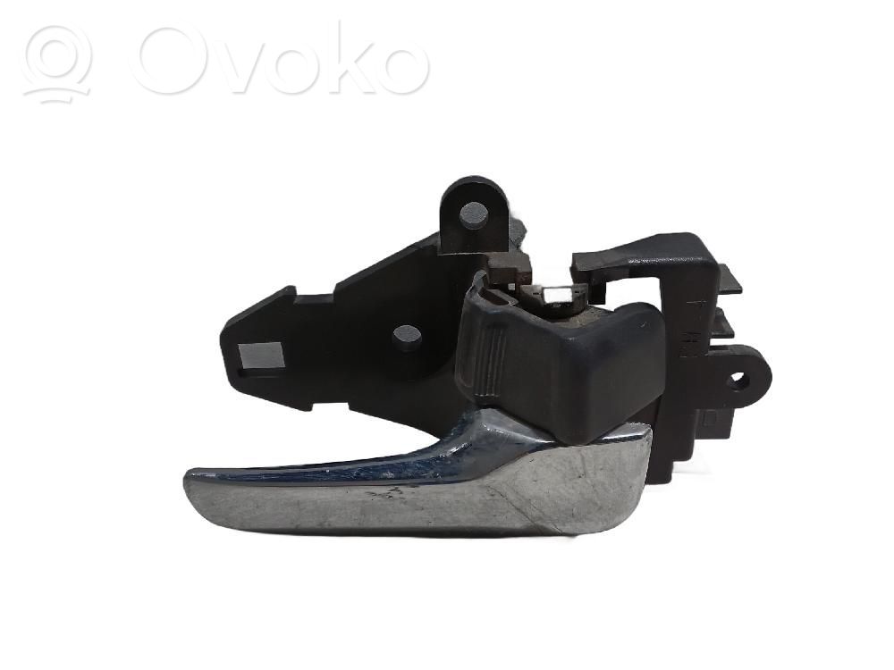 Manecilla interna puerta delantera   MN105360