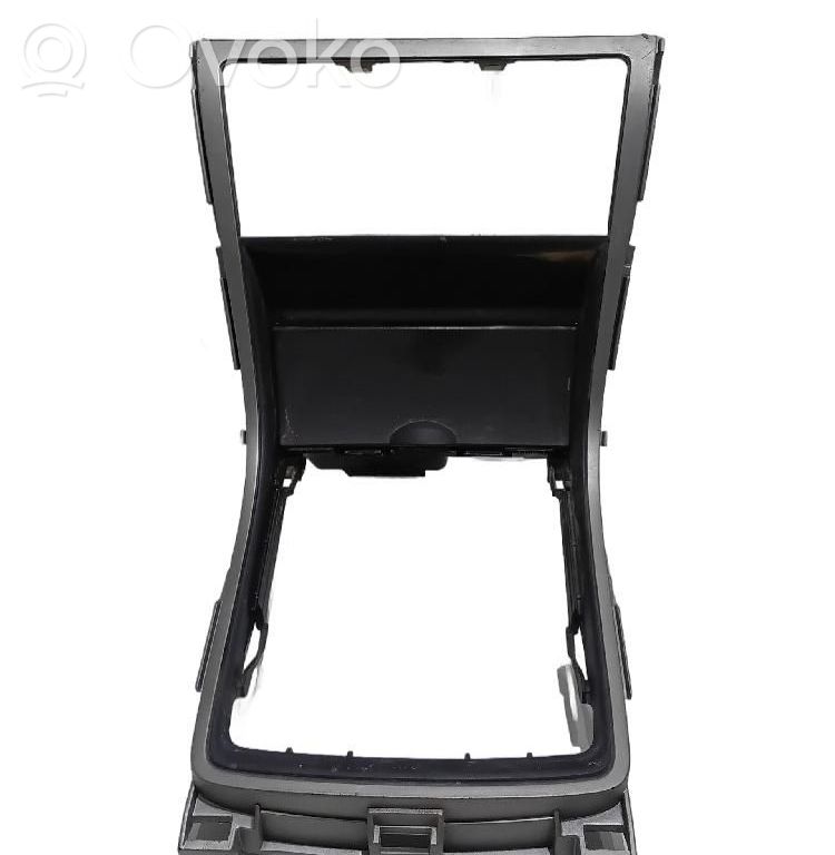 Mazda 6 Ramă consolă centrală 