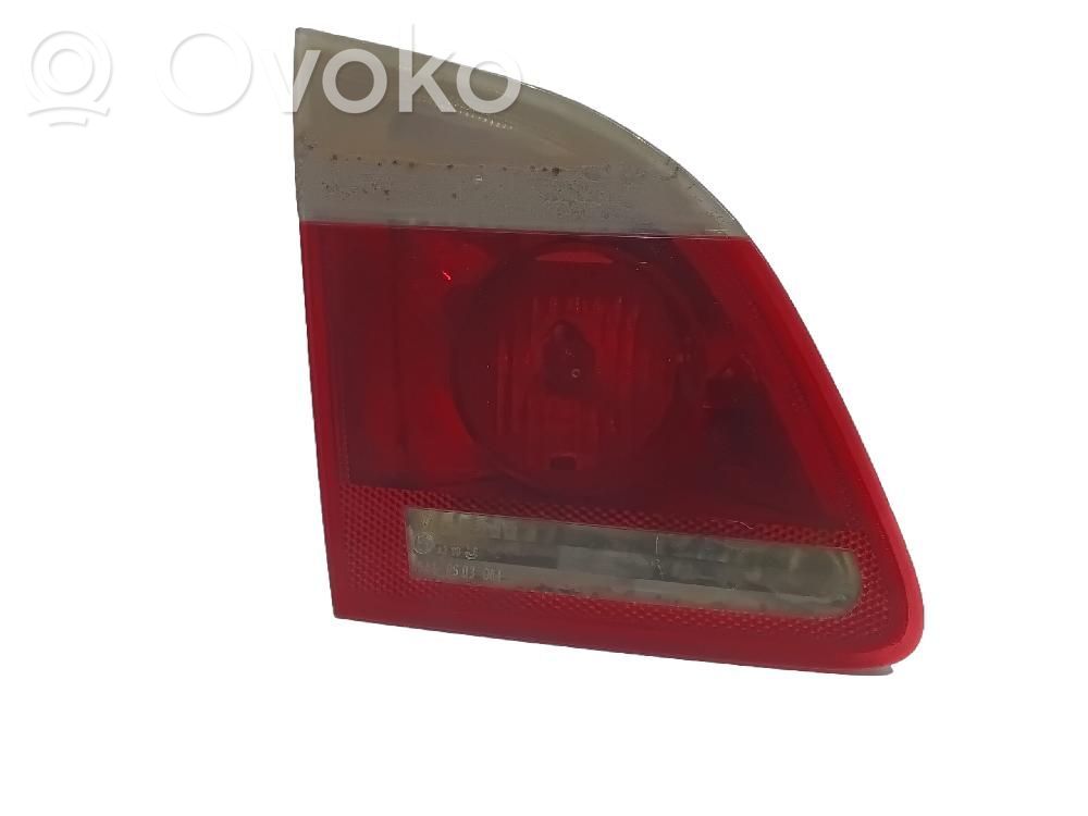 Lampy tylnej klapy bagażnika   6935331