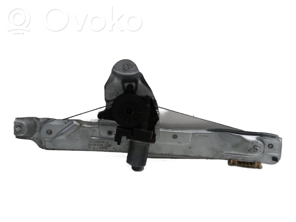 Regulador manual de la ventanilla trasera   827208597R