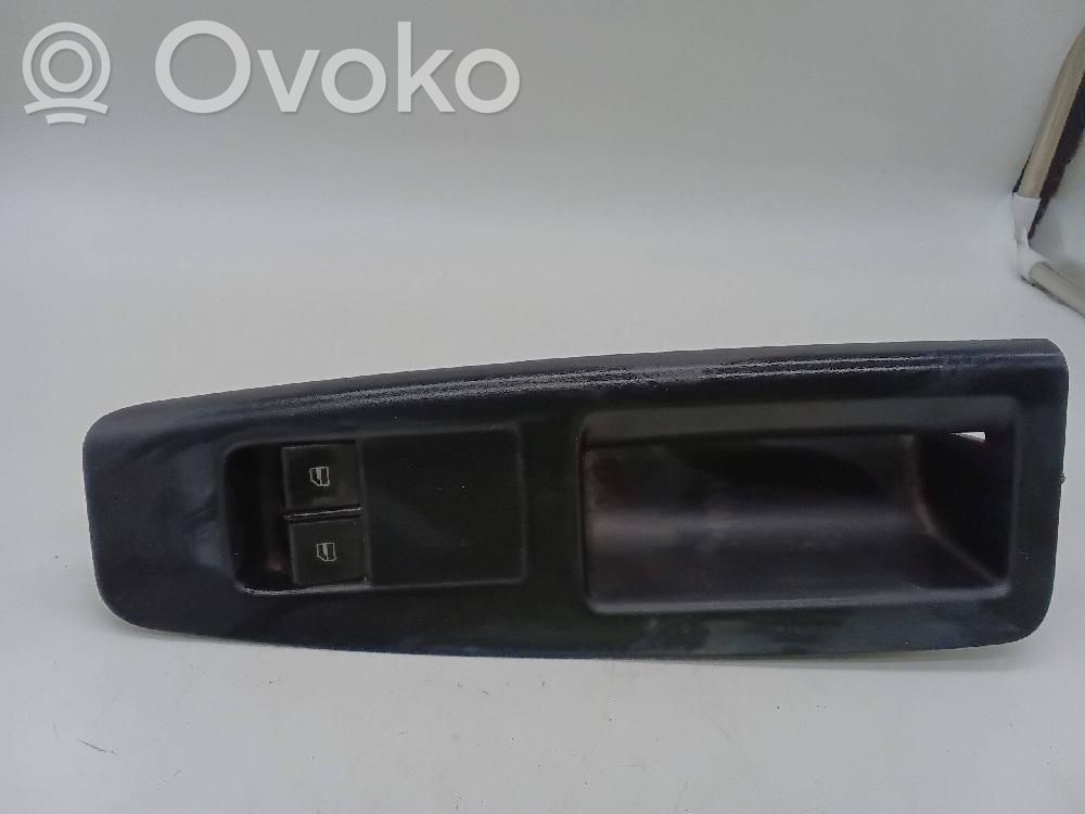 Volkswagen Polo IV 9N3 Comutator comandă geamuri electrice 