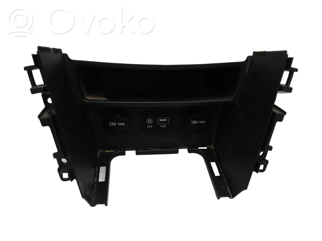 Hyundai Kona I Gniazdo / Złącze USB 