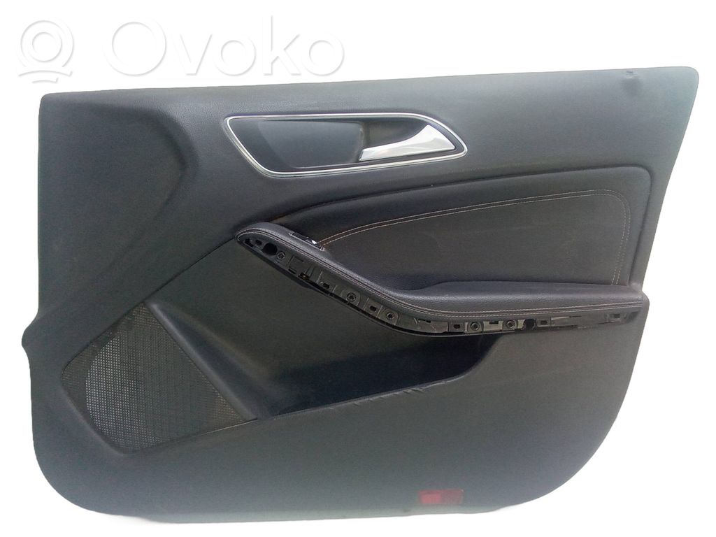 Mercedes-Benz A W176 Revestimiento de puerta delantera