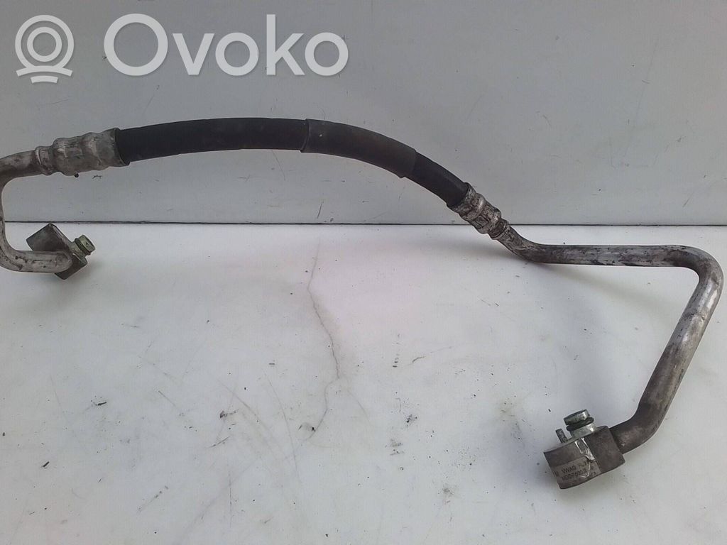 Volkswagen PASSAT B6 Ilmastointilaitteen putki (A/C) 