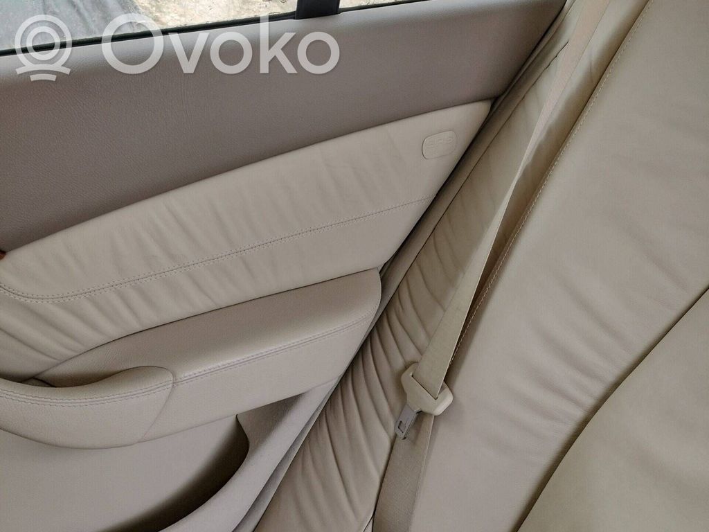 Mercedes-Benz S W220 Garnitures hayon 