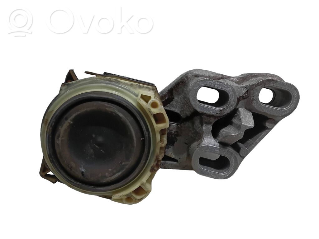 Mercedes-Benz A W176 Soporte antisalpicaduras delantero