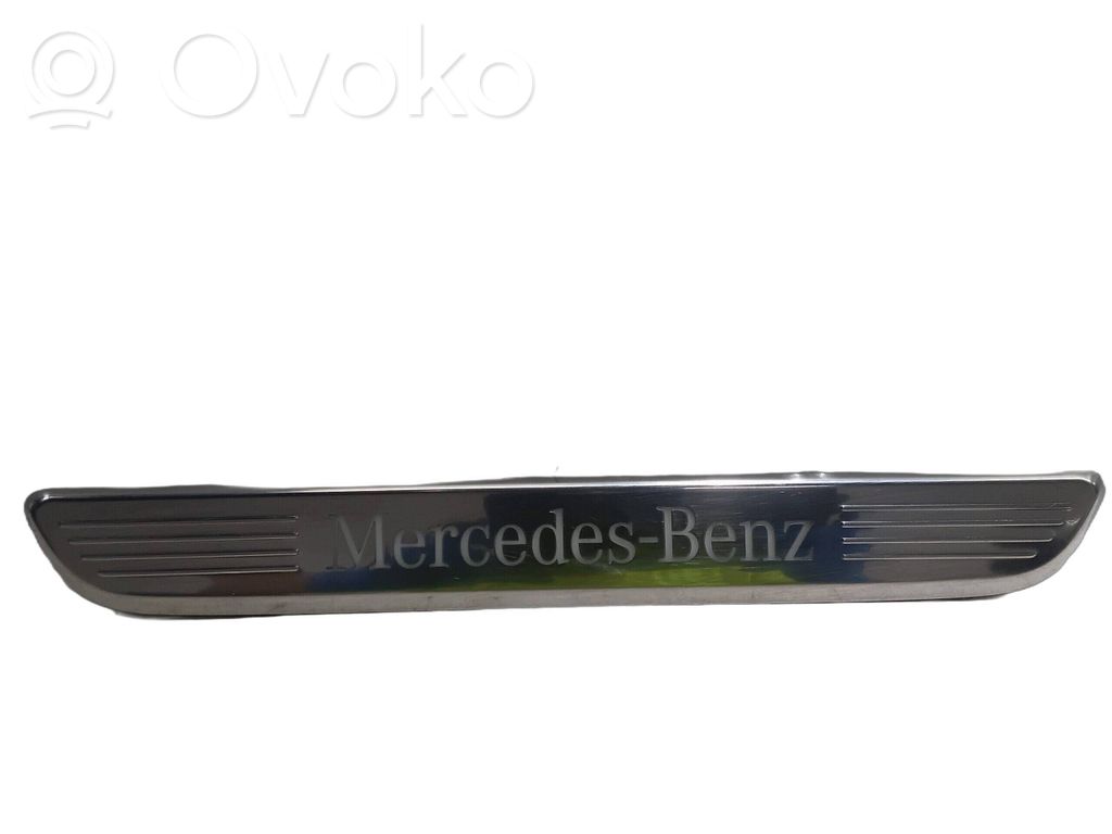 Mercedes-Benz C W205 Moldura del faldón lateral