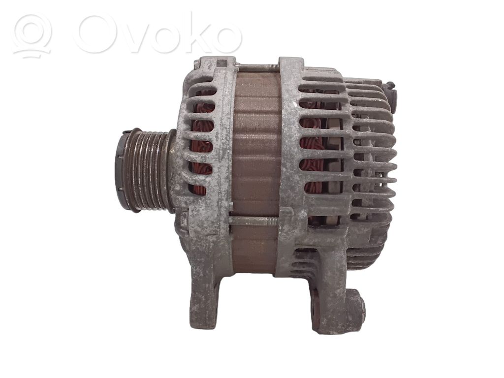 Nissan Juke I F15 Alternador