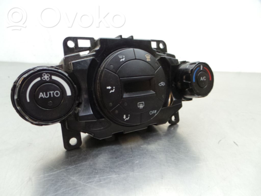 Ford Fiesta Panel klimatyzacji 