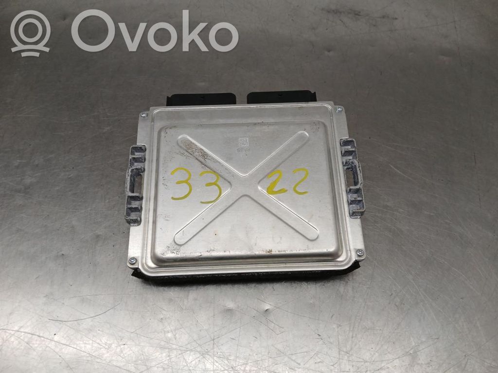 Dacia Sandero Engine control unit/module 