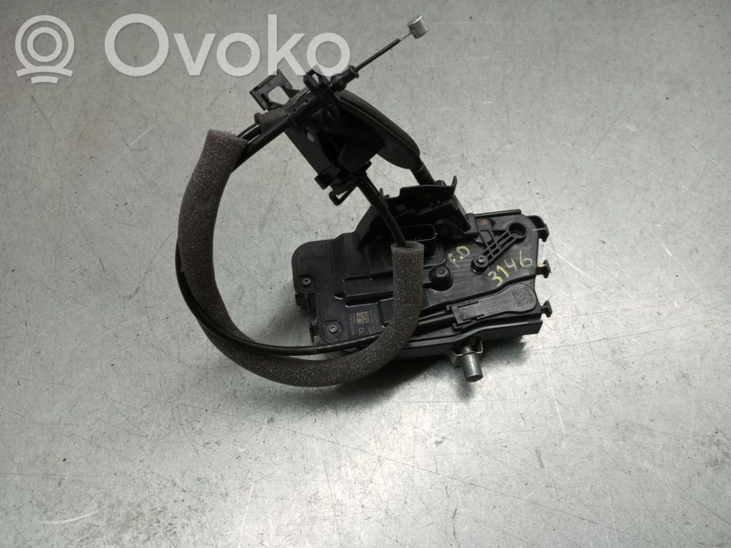 Ford Fiesta Priekšpusē slēdzene 