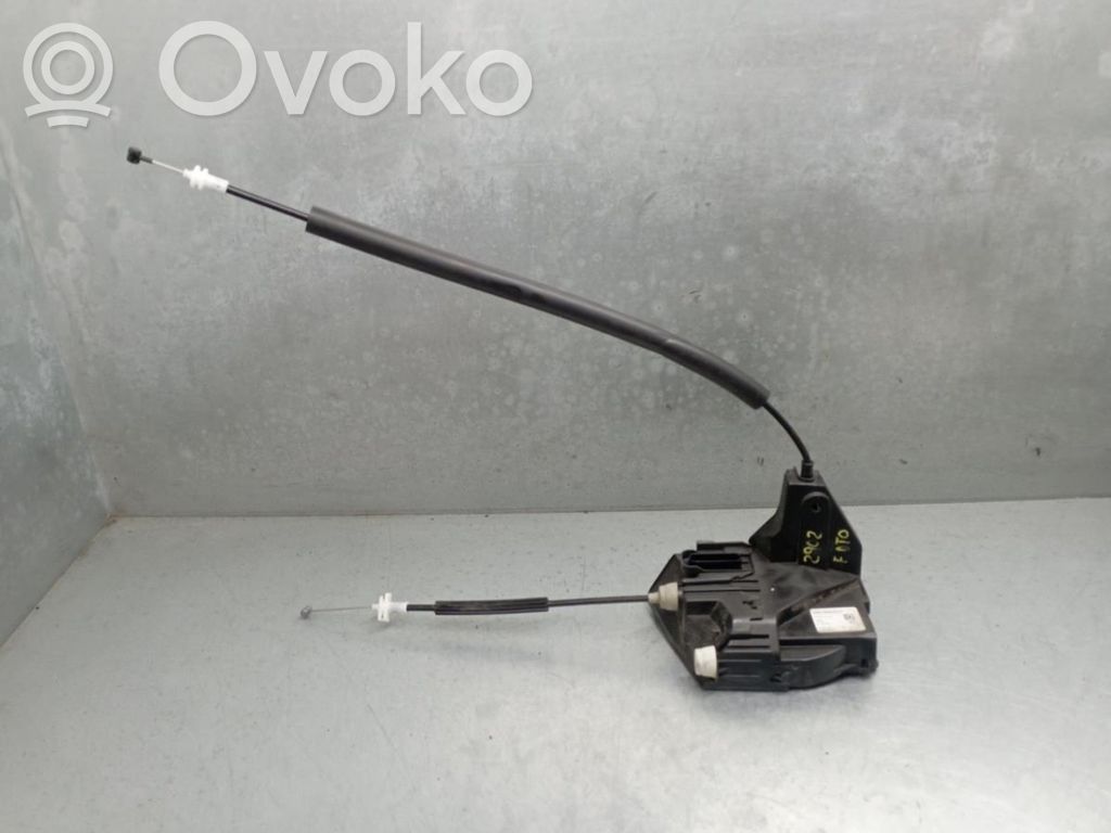 Priekšpusē slēdzene   J9D3203A28DD,C75718102