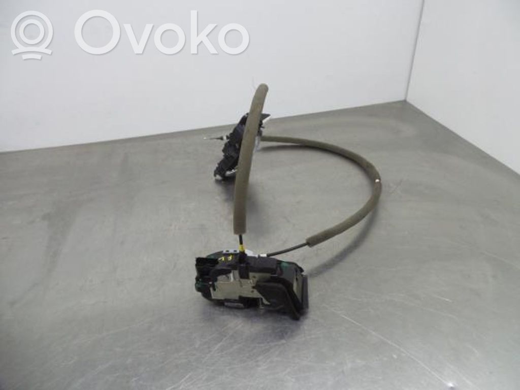 Priekšpusē slēdzene   GP32SFRCS