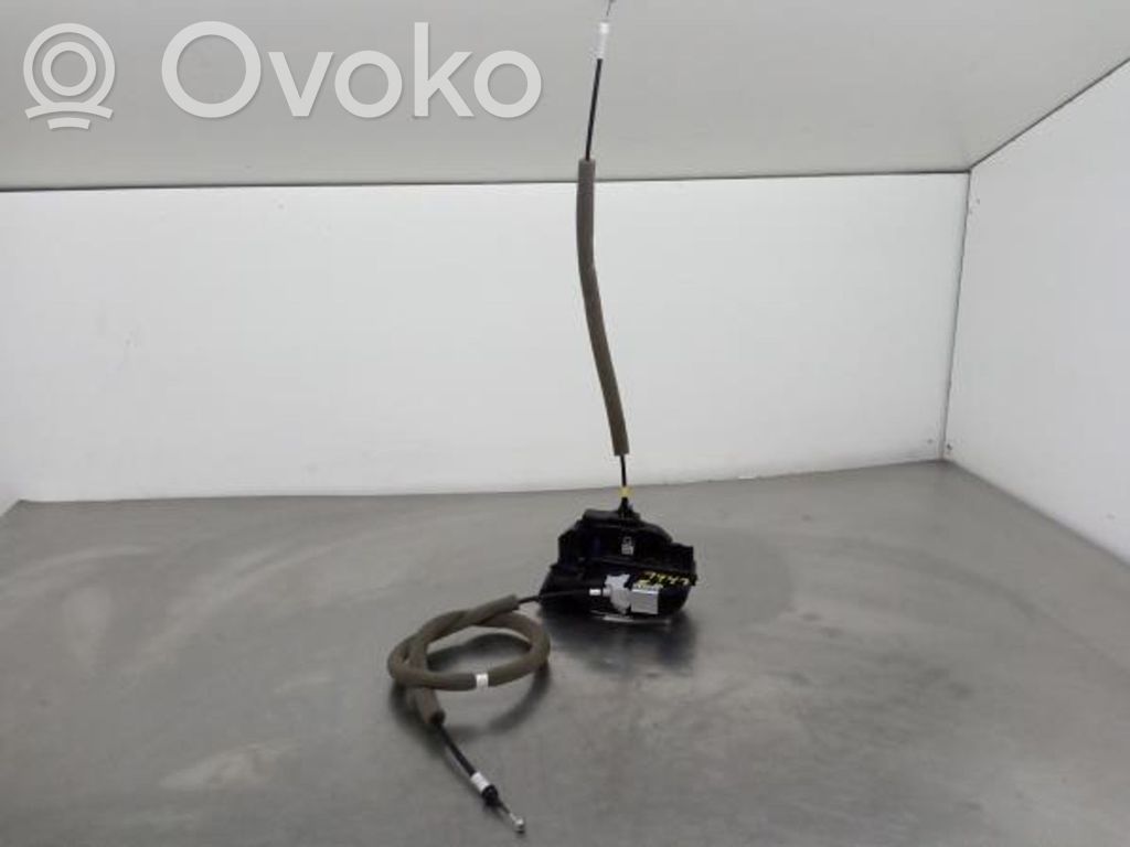 Renault Kadjar Priekšpusē slēdzene 