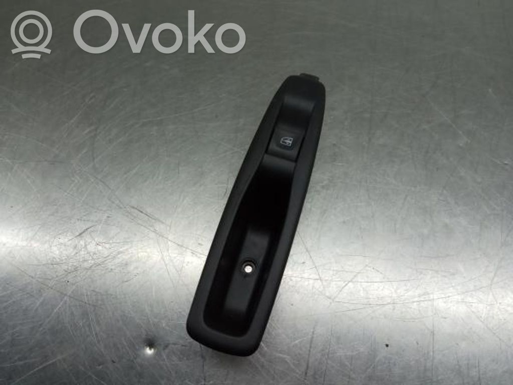 Electric window control switch   829614619R