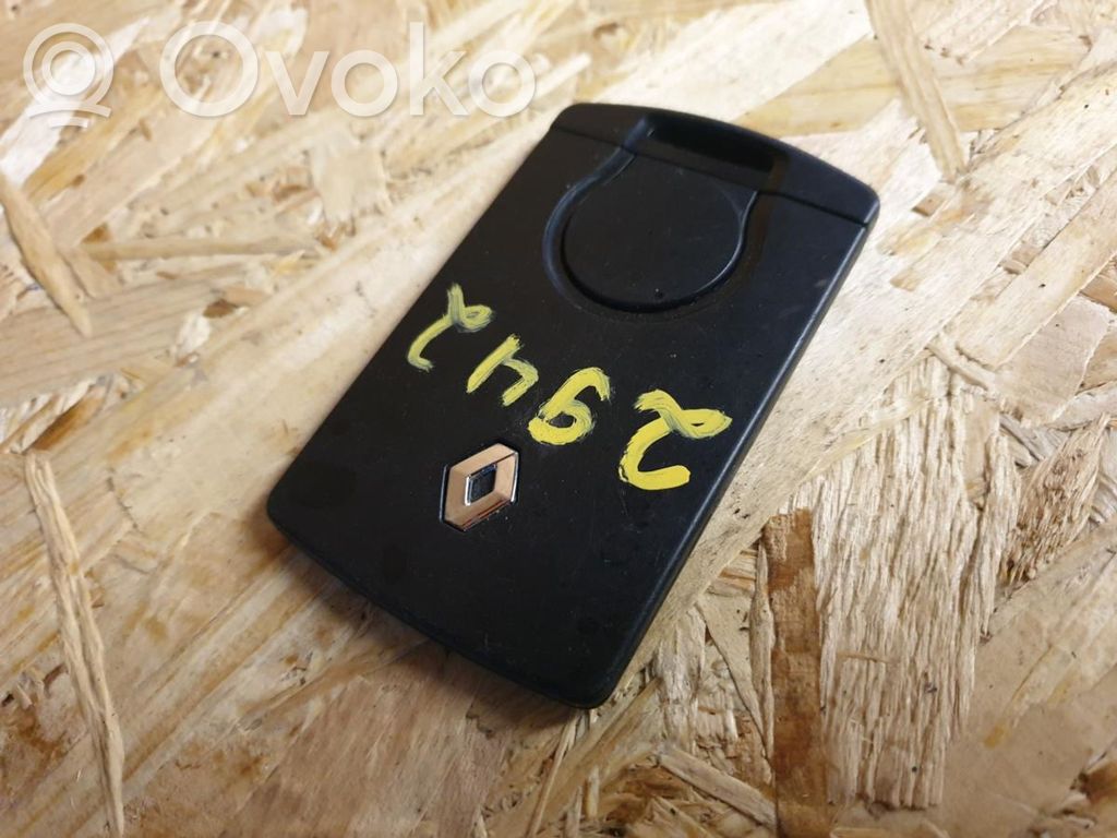 Renault Captur Ignition key/card 