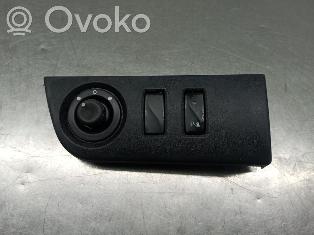 Wing mirror switch   251637756R,251637722R,251639468R