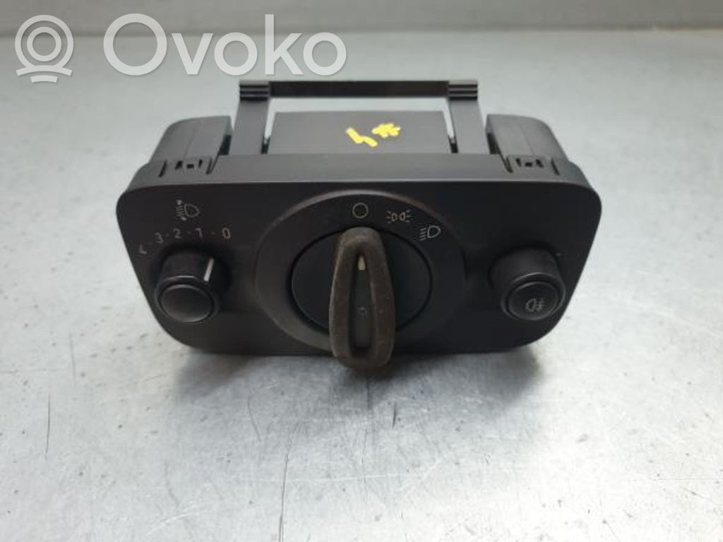 Light switch   18884133,8A6T13A824AB