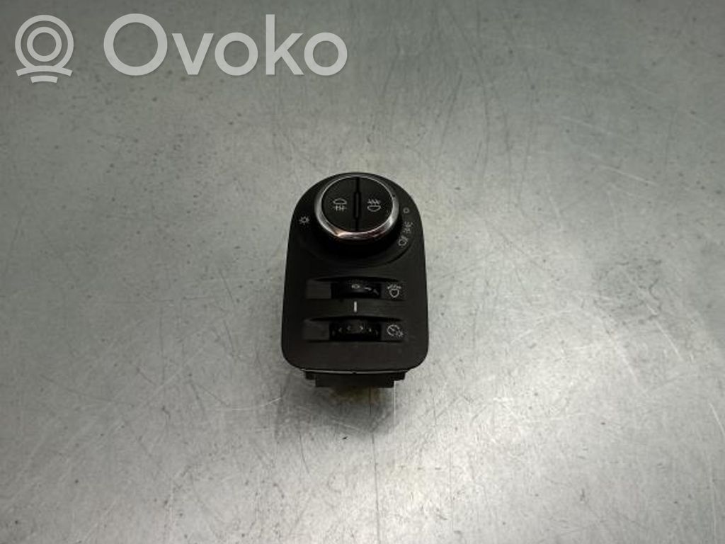 Lukturu slēdzis   13470445,A178501
