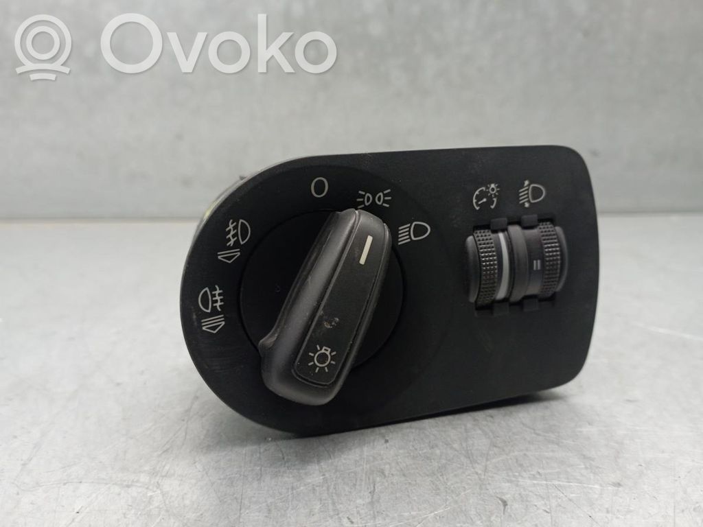 Audi A1 Light switch 