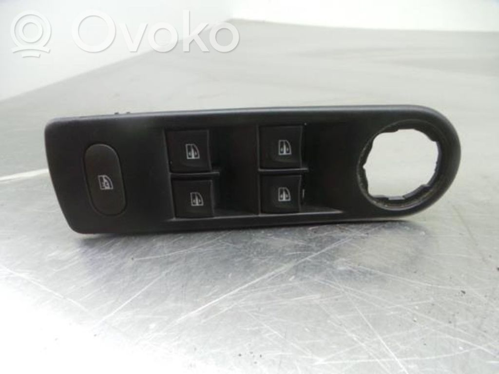 Renault Captur Electric window control switch 