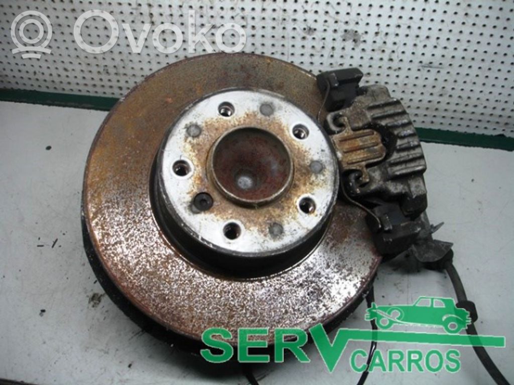 Front wheel hub spindle knuckle