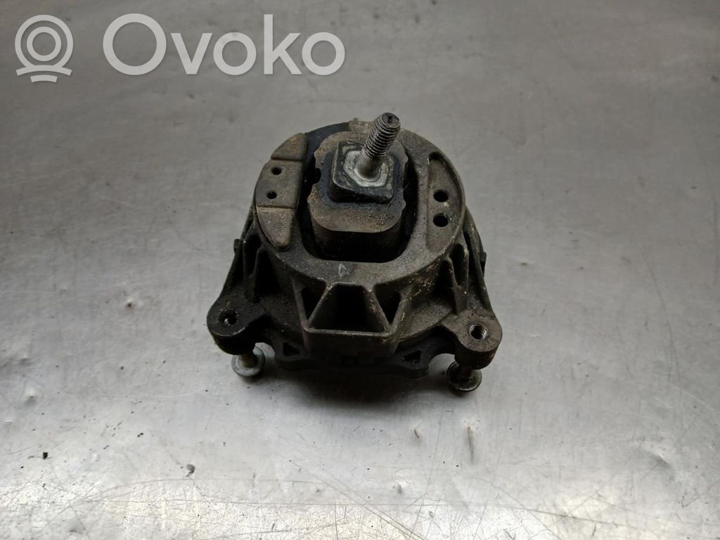 Engine mount bracket   678765703,110613,ESQUERDO