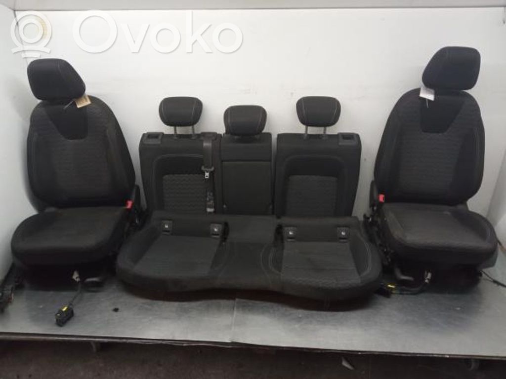 Opel Astra K Istuinsarja 