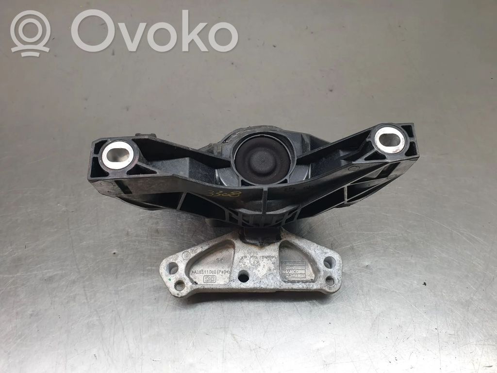 Peugeot 3008 II Engine mount bracket 