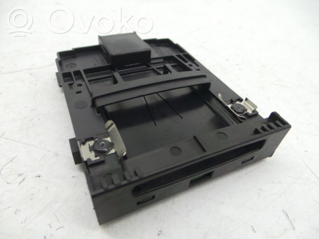 Renault Megane III Ignition-blocking relay 