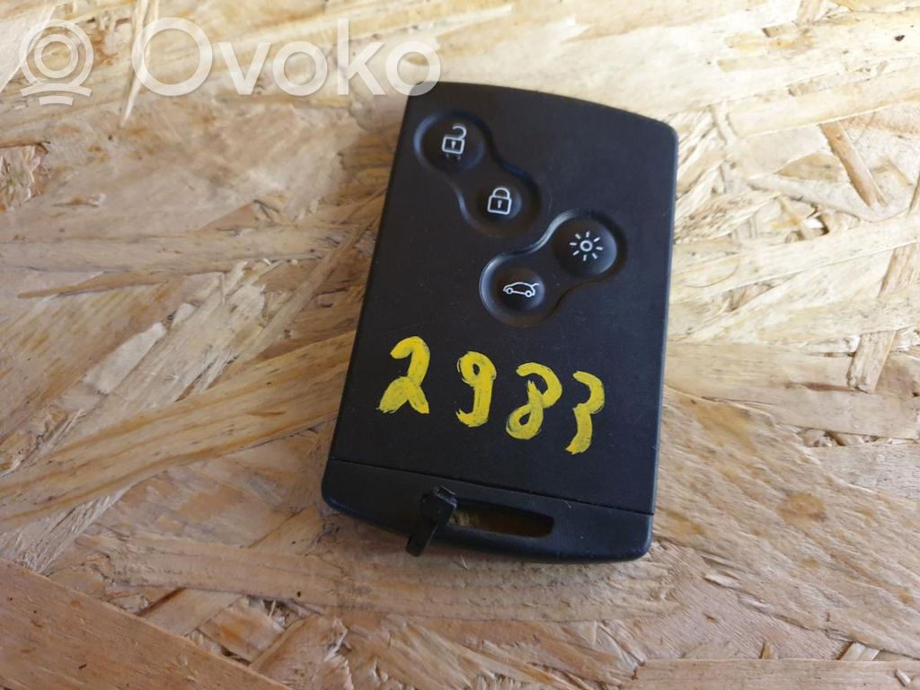 Renault Captur Ignition key/card 