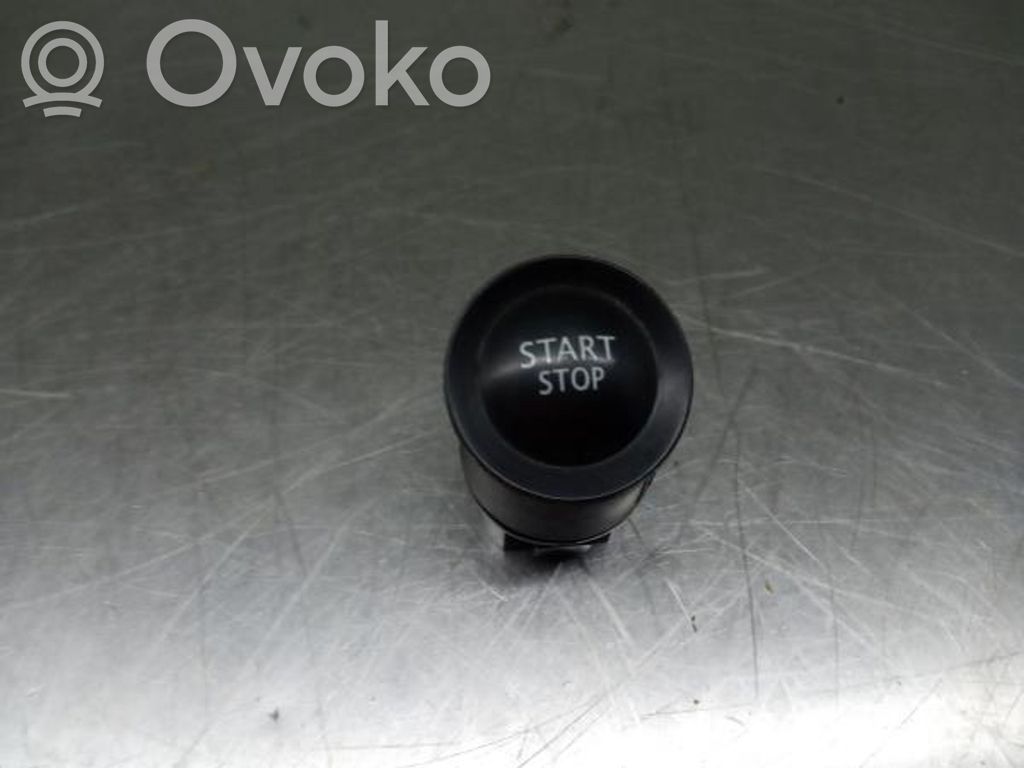 Interruptor de control multifunción   STARTSTOPENGINE