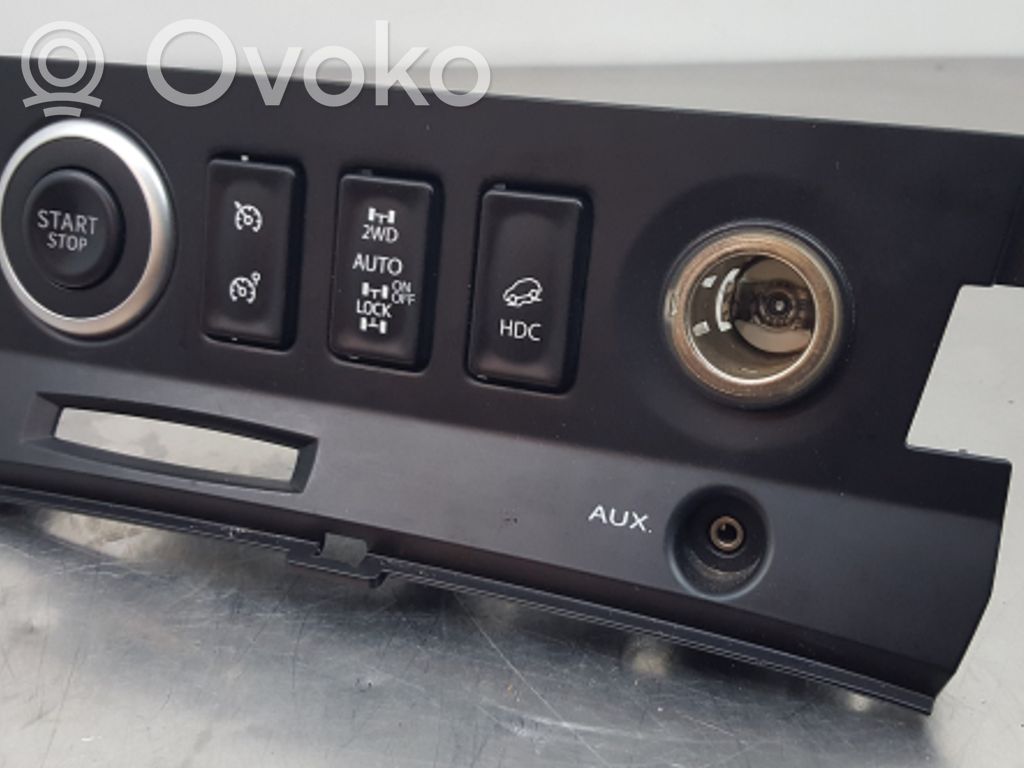 Multifunctional control switch/knob   ENTRADAAUX