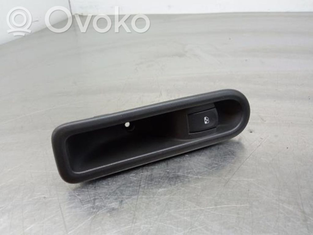 Electric window control switch   2178282G