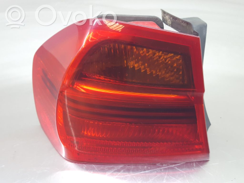 Lampy tylnej klapy bagażnika   6937457