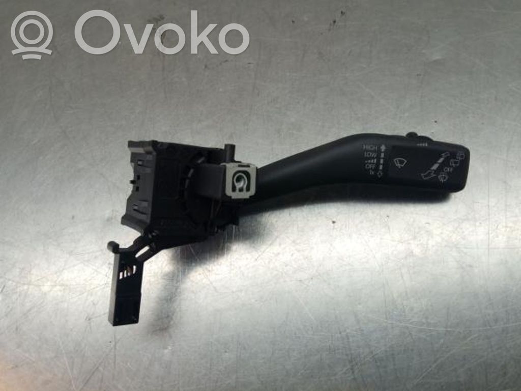 Volkswagen Golf VI Wiper speed switch 