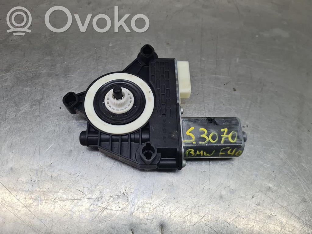 BMW 1 F40 Silniczek podnoszenia szyby drzwi tylnych 